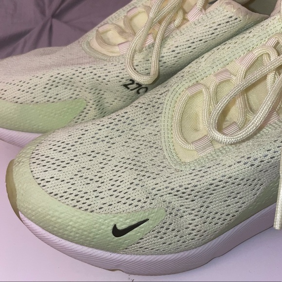 Nike Air Max 270 - ‘Barely Volt’ - Picture 3 of 4